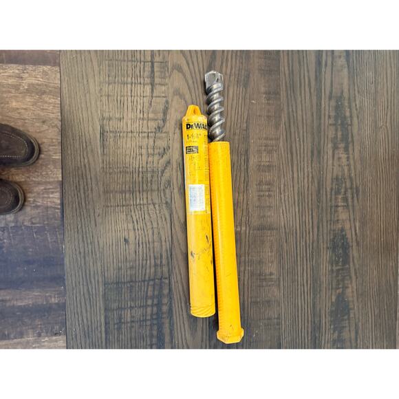 DEWALT DW5760 1-1/4” x11” x16” 4-Cutter Spline Shank Rotary Hammer Bit - Picture 2 of 10